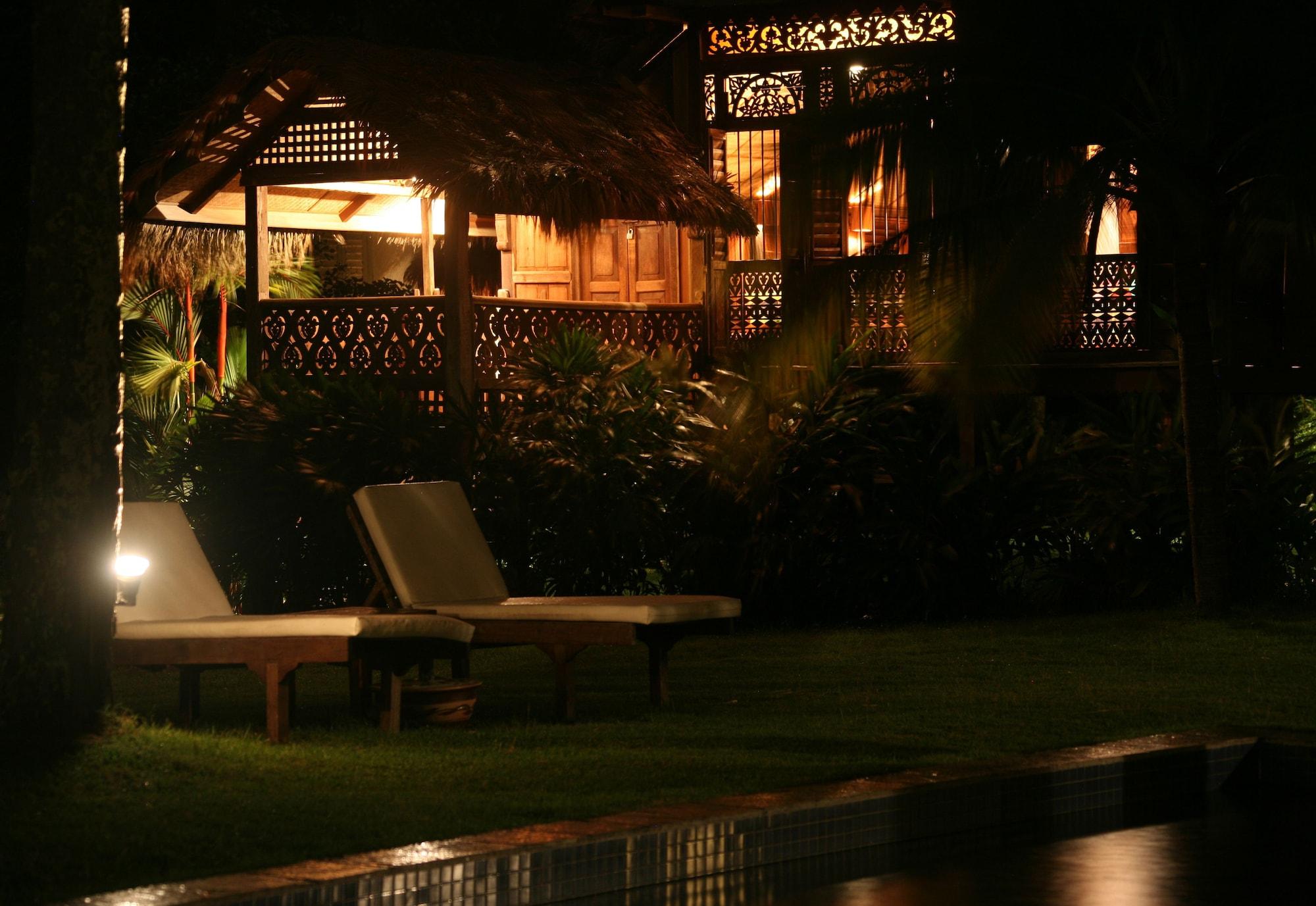 Bon Ton Antique Wooden Villas Pantai Cenang  Extérieur photo