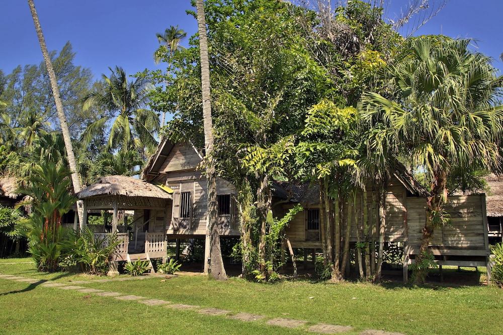 Bon Ton Antique Wooden Villas Pantai Cenang  Extérieur photo