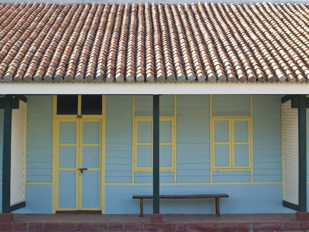 Bon Ton Antique Wooden Villas Pantai Cenang  Extérieur photo