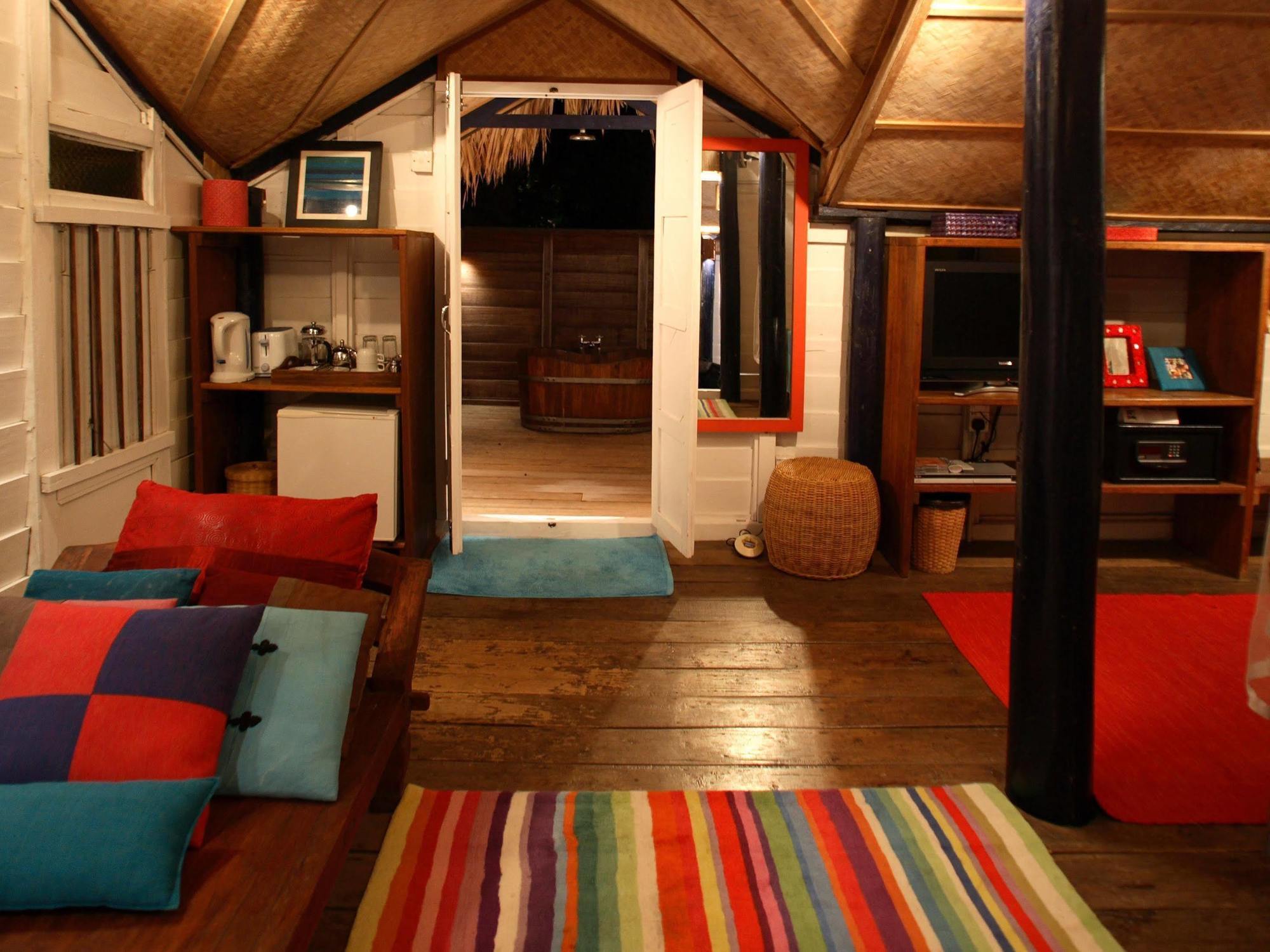 Bon Ton Antique Wooden Villas Pantai Cenang  Extérieur photo