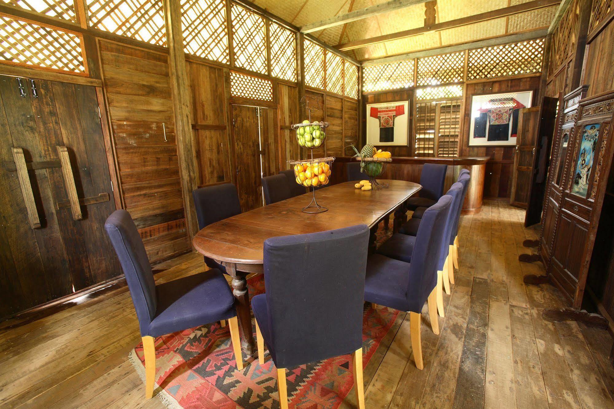 Bon Ton Antique Wooden Villas Pantai Cenang  Extérieur photo