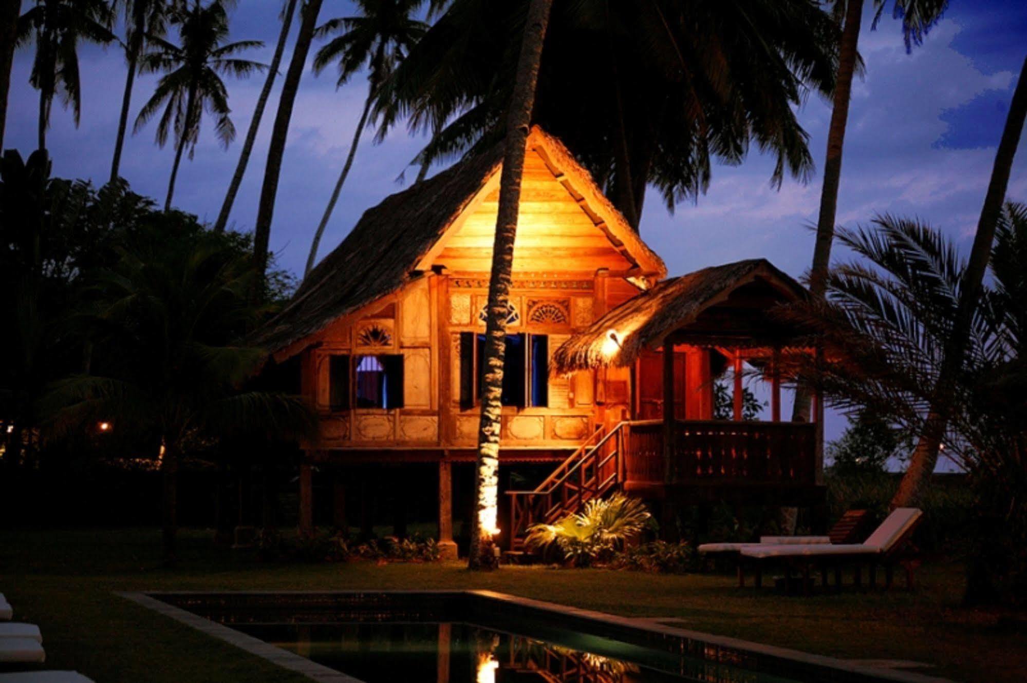 Bon Ton Antique Wooden Villas Pantai Cenang  Extérieur photo